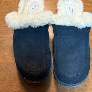 Vintage Ugg Shearling Kalie Black Clog with wooden bottom sole size 7/38